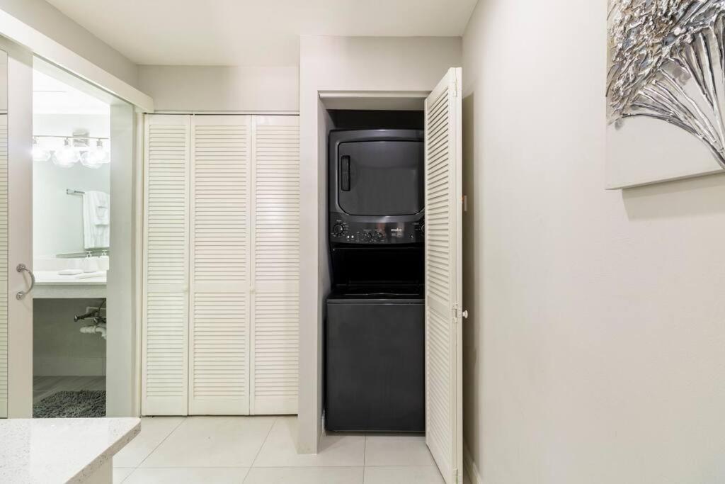 City Edge La Vie Кингстън Екстериор снимка