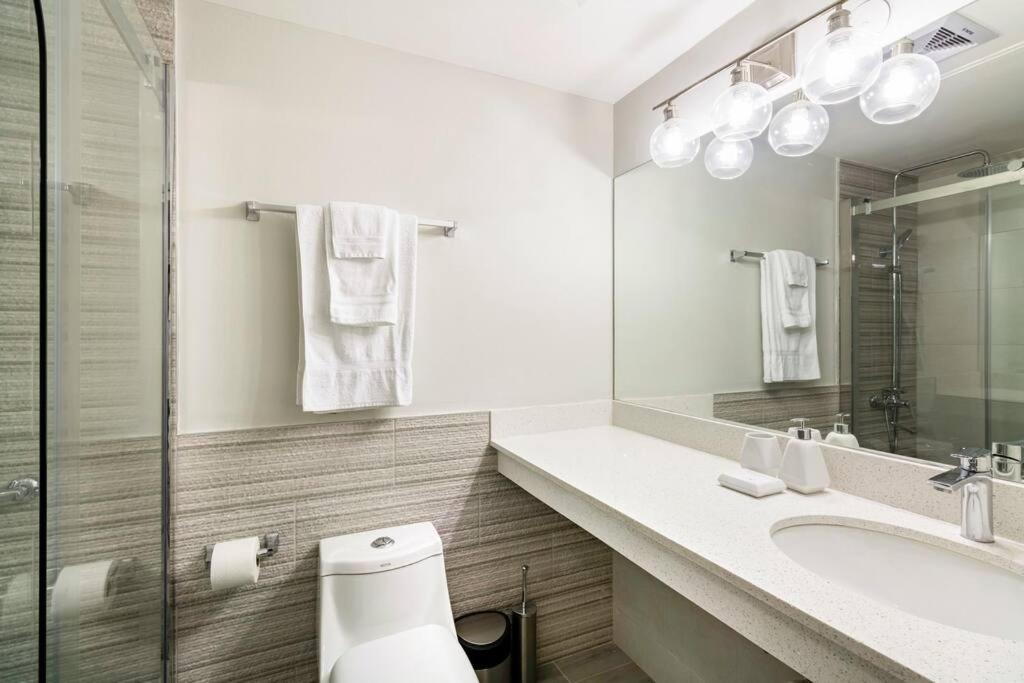 City Edge La Vie Кингстън Екстериор снимка