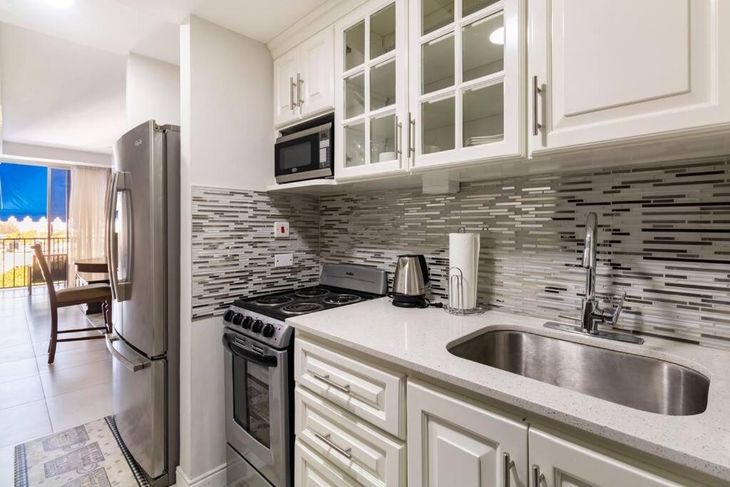 City Edge La Vie Кингстън Екстериор снимка